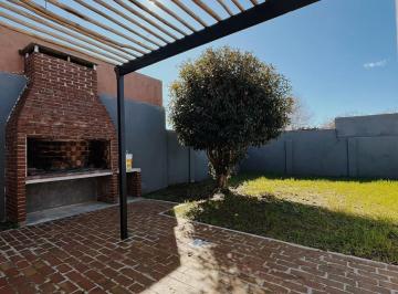 Casa · 140m² · 3 Ambientes · Imperdible Casa en Venta Apta Crédito