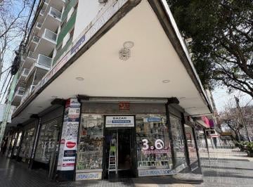Local comercial , Caballito · Excelente Local en Alquiler Sobre La Av Rivadavia Esquina Calasanz