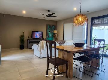 Casa · 144m² · 5 Ambientes · 2 Cocheras · Casa de 3 Dorm. en Barrio Rincon del Rio