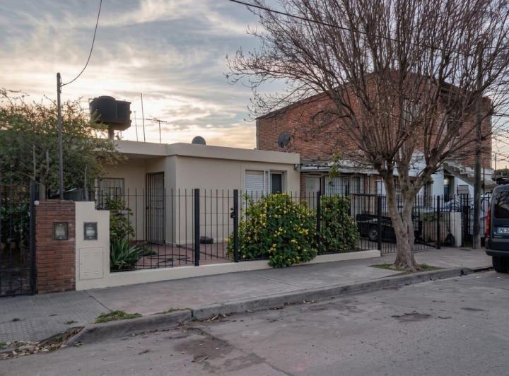 Casa · 140m² · 3 Ambientes · 1 Cochera