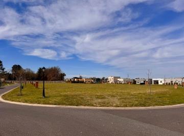 Terreno , Pilar · Lote en Venta en Esquina Santo Tomás Pilar
