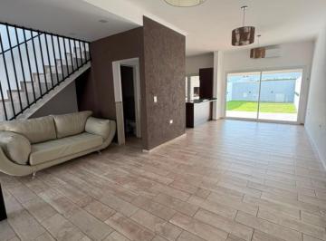 Casa · 150m² · 4 Ambientes · Se Alquila Duplex en Solares de Manantiales