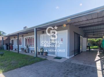 Casa · 223m² · 4 Ambientes · 1 Cochera · Casa de Dos Dorm. con Piscina a m de La Ruta 1 - Km 12