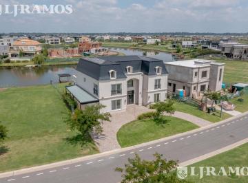 Casa · 448m² · 7 Ambientes · 3 Cocheras · Casa en Marinas - Puertos