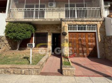 Oficina comercial · 144m² · 5 Ambientes · 1 Cochera · Alquiler de Oficina 5 Ambientes en Ramos Mejia Muy Buen Estado Ideal Uso Comercial o Vivienda