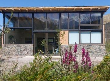 Casa · 60m² · 3 Ambientes · 3 Cocheras · Cabaña de 2 Dorm. con Hermosa Vista en Potrerillos