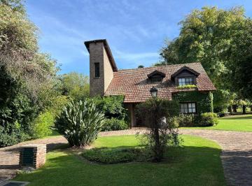 Casa · 171m² · 5 Ambientes · Casa en Venta en Praderas de Lujan