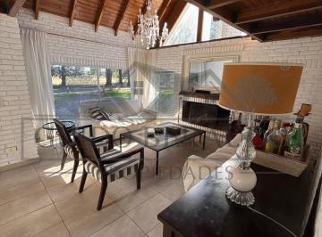 Casa · 140m² · 5 Ambientes · 2 Cocheras · Casa en Las Praderas de Lujan