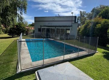 Casa · 163m² · 4 Ambientes · 4 Cocheras · Casa en Las Praderas de Lujan