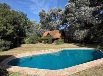 Casa · 1200m² · 4 Ambientes · Casa en Las Praderas de Lujan