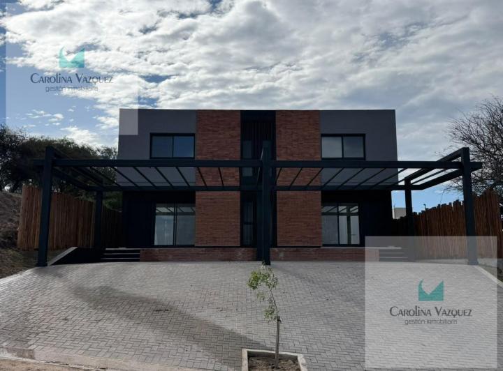 Casa · 192m² · 5 Ambientes · 2 Cocheras
