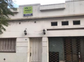Casa de 4 ambientes, Villa Devoto · Casa Estilo Antigua, con 3 Dorm., Baño y Toil, Venta, Villa Devoto