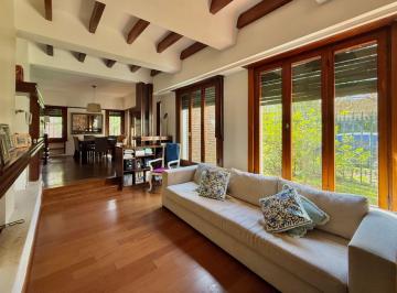 Casa · 270m² · 6 Ambientes · 1 Cochera · Casa en Alquiler, City Bell