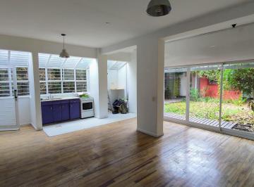 Casa · 120m² · 4 Ambientes · 1 Cochera · Casa PH en Alquiler con Jardin Olivos Vte Lopez C/cochera