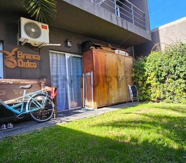 Venta - Departamento 2 Ambientes con Jardín, Parrilla, Pileta y Cochera en Villa Real