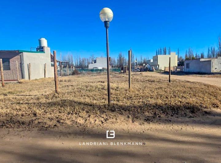 Terreno · 337m²