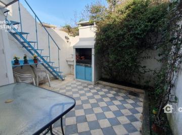 Casa · 45m² · 2 Ambientes · 1 Cochera · Exc. Duplex 2 Amb. con Cochera, Patio y Terraza, Impecable