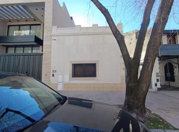 PH · 70m² · 3 Ambientes · PH Tipo Casa de 3 Amb y Medio Al Frente con Patio Sin Expen