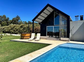 Casa de 3 ambientes, Mar del Plata · Acogedor Granero: Fogón & Pileta en El Centro