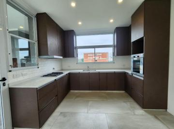 Casa · 140m² · 4 Ambientes · 1 Cochera · Venta Prop a Estrenar 4 Amb B° Altos de San Jose.