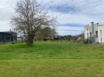 Terreno · 1000m² · Terreno con Excelente Ubicación en Barrio Las Calandrias. (Ruta 4, Altos Los Cardales - Campana)