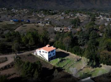 Casa · 274m² · 7 Ambientes · Casa en Venta - 3 Dorm. 2 Baños - 1599 m - Punilla