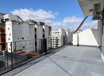 Departamento de 3 ambientes, Balvanera · Semipiso Al Frente, con Terraza · Muy Luminoso!
