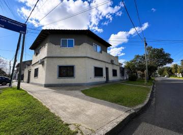 Casa · 180m² · 5 Ambientes · 2 Cocheras · Casa en Venta Tapiales