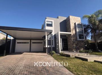 Casa · 330m² · 5 Ambientes · 2 Cocheras · Casa 3 Dorm., Escritorio, Piscina, Galería, Valle Escondido, El Balcon! Apto Credito