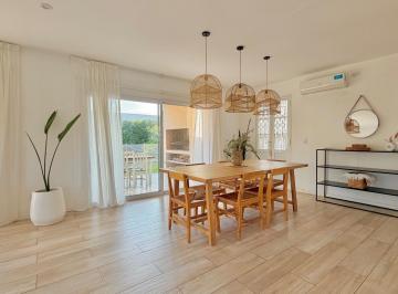 Casa · 209m² · 4 Ambientes · 5 Cocheras · Alquiler en Santa Clara Barrio Cerrado - Manzanares - Pilar