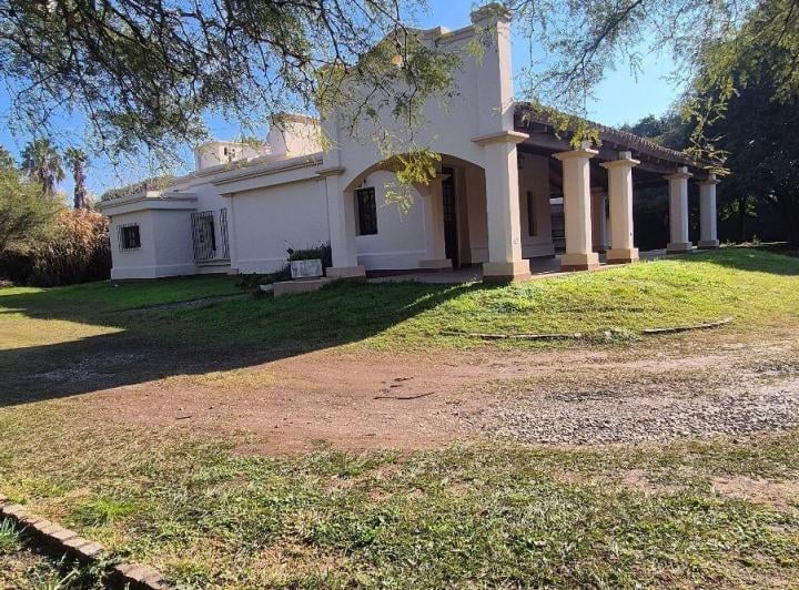 Casa · 350m² · 3 Ambientes · 2 Cocheras