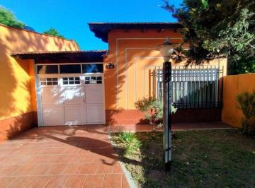 Casa de 3 ambientes, Santa Teresita · Casa 3 Ambientes con Fondo Libre en Santa Teresita