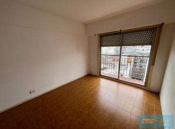 Departamento · 46m² · 3 Ambientes · Departamento en Alquiler 3 Ambientes Balvanera Luminoso!