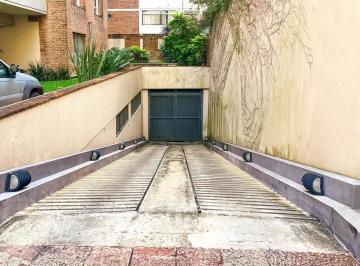Garage , San Isidro · Cochera de 13 m² en Alquiler en Edificio Laguzzi – Martínez