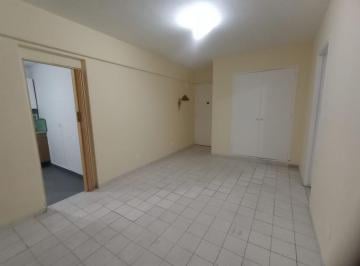 Departamento · 41m² · 2 Ambientes · Venta Departamento 2 Amb. Al Fte. en Caballito - Buen Estado C/balcón