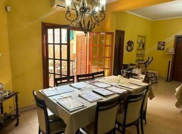PH · 126m² · 6 Ambientes · Juniors | Casa Tipo PH 3 Dorm. con Patio | Comodidad Familiar