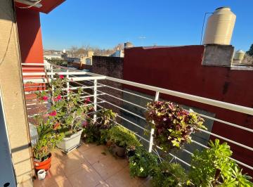 Departamento de 2 ambientes, Parque Avellaneda · Hermoso Depto a Media Cuadra del Parque