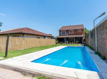 Casa · 180m² · 5 Ambientes · 3 Cocheras · Venta Casa 5 Amb Quilmes con Pileta
