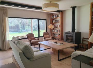 Casa · 165m² · 6 Ambientes · 2 Cocheras · Enero con Año Nuevo - Casa con Pileta - Bella Vista