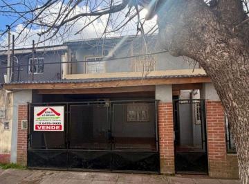 Casa de 3 ambientes, Merlo · Excelente Propiedad Multifamiliar Ubicada Sobre Sucre, Entre San Martín y Díaz de Solís