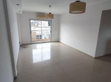 Departamento de 3 ambientes, Quilmes · Departamento 3 Ambientes en Alquiler en Bernal con Cochera