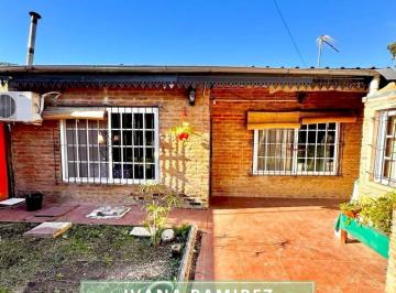 Casa · 230m² · 5 Ambientes · 1 Cochera · Se Vende Casa Lista Para Escriturar - Fco. Álvarez, Moreno