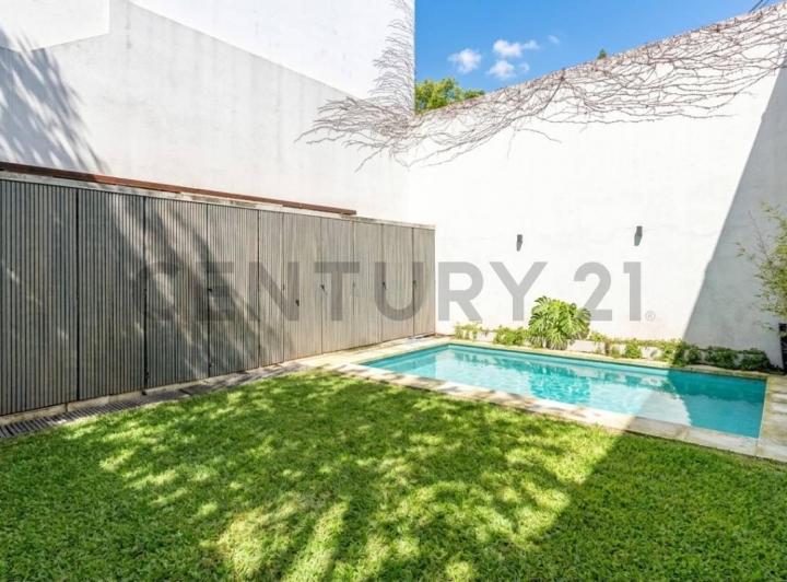 Casa · 200m² · 5 Ambientes · 1 Cochera