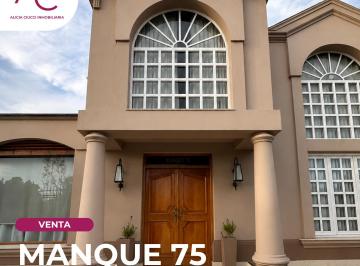Casa de 9 ambientes, Bahía Blanca · Hermosa Casa en Venta! en Calle Manque 75