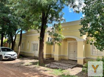 Casa · 250m² · 6 Ambientes · 2 Cocheras · Casa en Venta - 4 Dorm. 4 Baños - Cochera - 620 m² - Santiago del Estero