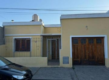 Casa de 3 ambientes, Córdoba · Alquilo Casa de 3 Dorm. con Cochera - Zona Norte.