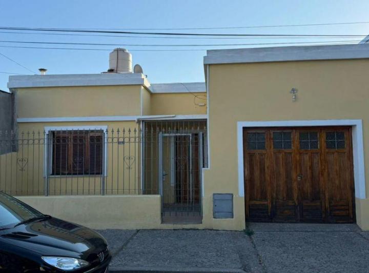 Casa · 140m² · 3 Ambientes · 1 Cochera