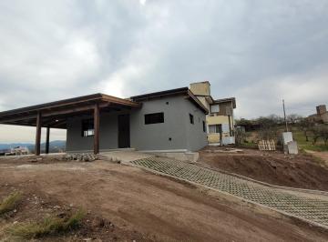 Casa · 80m² · 3 Ambientes · 1 Cochera · Casa a Estrenar, con Vista a Las Sierras