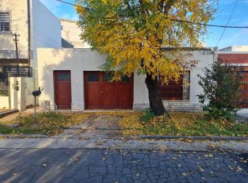 Casa · 92m² · 4 Ambientes · 1 Cochera · PH Casa Sarandi Apto Credito 4 Amb. Garage Terraz