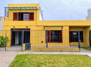 Casa · 175m² · 5 Ambientes · 1 Cochera · Venta Casa 5 Ambientes en Lujan Toma Depto en Pago